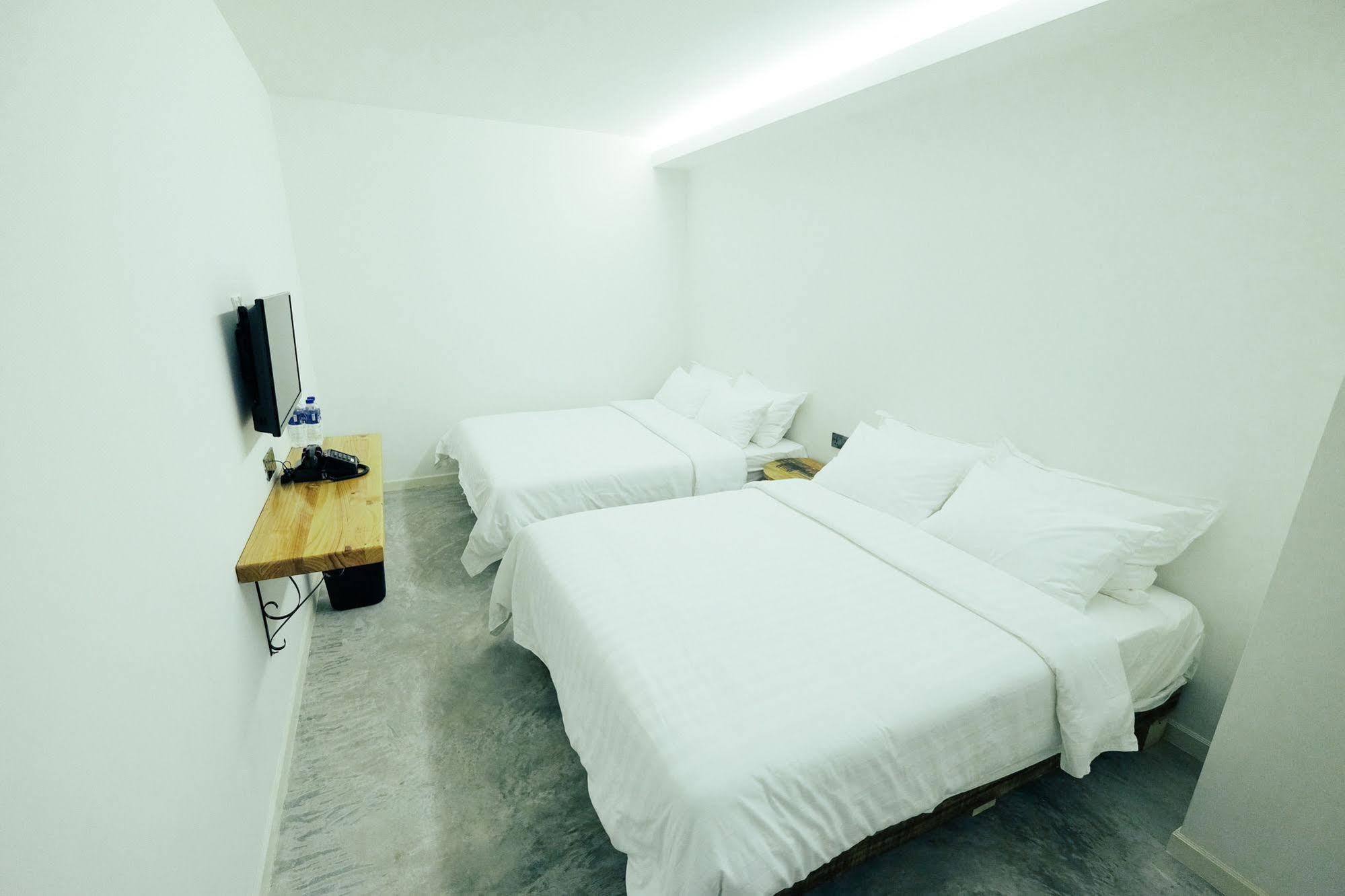 White Loft Hotel Malacca Exterior photo